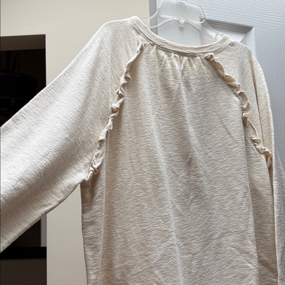 Wonderly by Belk
Ruffle Swing T-Shirt oversized Small NWT - Picture 7 of 8